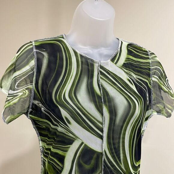 NWT Pretty Little Thing Green Swirl Mesh Dress. Size 8 M medium - Picture 2 of 9